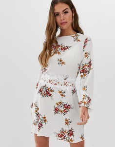 Платье мини с длинными рукавами и цветочным принтом AX Paris - Кремовый