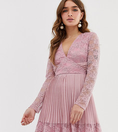 Короткое приталенное платье с кружевом и плиссировкой ASOS DESIGN Petite - Розовый