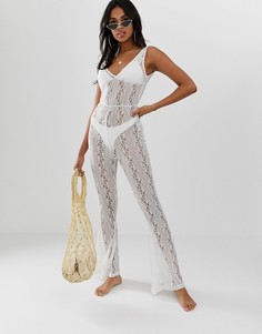 Кружевной пляжный комбинезон с глубоким декольте и брюками-клеш ASOS DESIGN - Белый