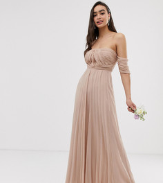 Платье макси с открытыми плечами и плиссировкой ASOS DESIGN Bridesmaid - Бежевый