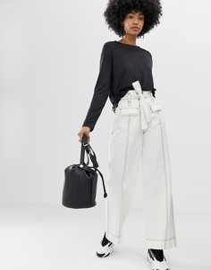Брюки с широкими штанинами, завязкой на талии и пуговицами из рога ASOS DESIGN - Кремовый
