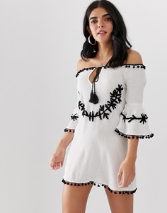 Белое пляжное платье с черной вышивкой Boohoo - Мульти