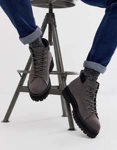 Серые ботинки на шнуровке из искусственной замши на массивной подошве ASOS DESIGN - Серый