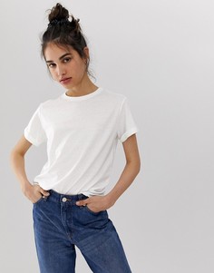 Белая льняная футболка с отворотами на рукавах ASOS DESIGN - Белый