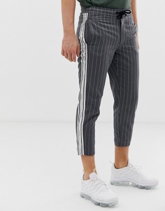 Серые укороченные брюки в тонкую полоску с лентой по бокам SikSilk - Серый