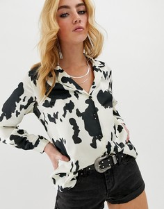 Свободная атласная рубашка с длинными рукавами и анималистичным принтом ASOS DESIGN - Мульти