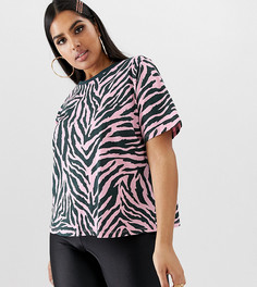Свободная футболка с ярким принтом зебра ASOS DESIGN Curve - Мульти
