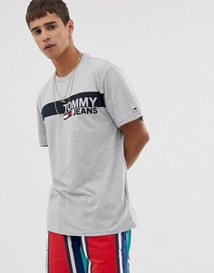Серая футболка с логотипом на груди Tommy Jeans essential - Серый