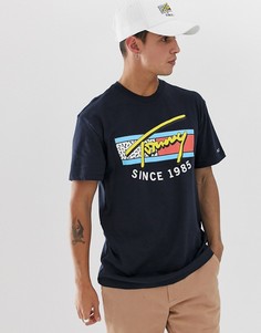Темно-синяя футболка с принтом в стиле ретро на груди Tommy Jeans - Темно-синий