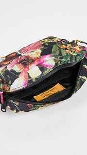 Herschel Supply Co. Chapter Carry On Travel Kit