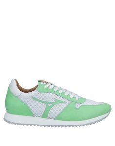 Низкие кеды и кроссовки Mizuno