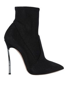 Полусапоги и высокие ботинки Casadei