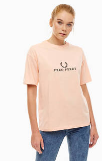 Футболка с вышитым логотипом бренда Fred Perry