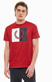 Красная футболка из хлопка с логотипом бренда Fred Perry