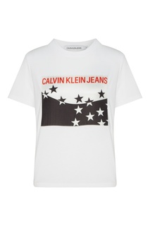 Белая футболка с нашивкой Calvin Klein