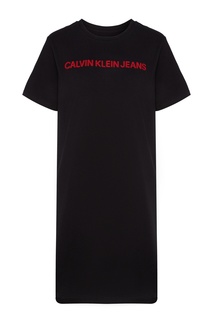 Черная футболка с красным логотипом Calvin Klein