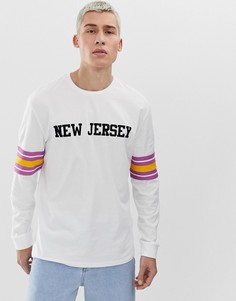 Свободный лонгслив с принтом на груди и вставками на рукавах ASOS DESIGN - Белый