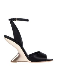 Сандалии Salvatore Ferragamo
