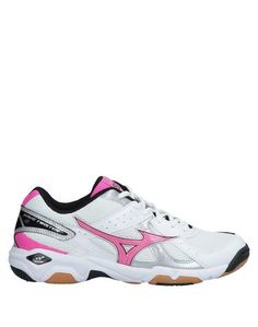 Низкие кеды и кроссовки Mizuno