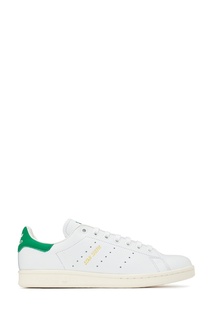 Белые кроссовки с зеленым задником Adidas