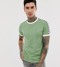 Зеленая футболка с контрастной горловиной Fred Perry эксклюзивно для ASOS - Зеленый