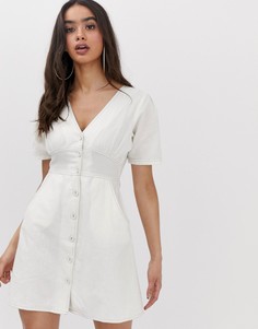 Белое платье мини на пуговицах с контрастными швами PrettyLittleThing - Светло-бежевый