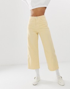 Укороченные джинсы с широкими штанинами пастельно-желтого цвета Weekday - Желтый