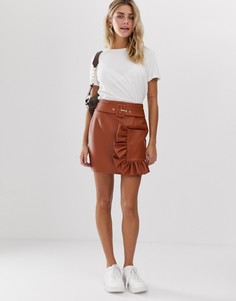 Мини-юбка из искусственной кожи с рюшами на кармане ASOS DESIGN - Коричневый
