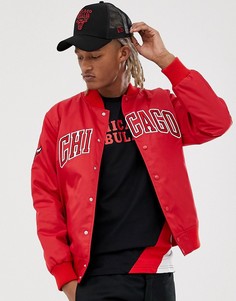 Красная куртка с крупным логотипом на груди New Era NBA LA Chicago Bulls - Красный