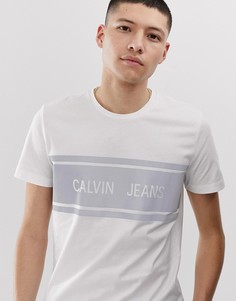 Узкая футболка со светоотражающей полосой и логотипом Calvin Klein Jeans - Белый