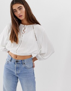 Кроп-топ кремового цвета с ажурными вставками Pull&Bear - Кремовый