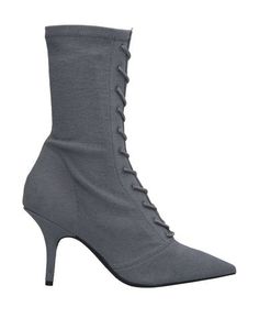 Полусапоги и высокие ботинки Yeezy