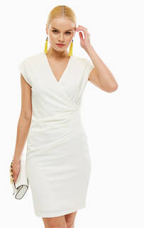 Белое платье с драпировкой на талии B.Young