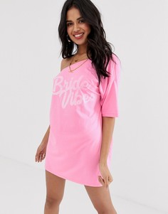 Пляжная трикотажная футболка с открытыми плечами и принтом bride vibes ASOS DESIGN - Розовый