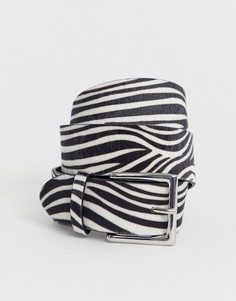 Ремень с зебровым принтом и эффектом ворса пони Monki - Мульти