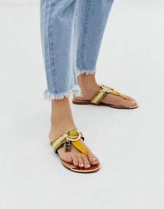 Желтые сандалии с золотистой фурнитурой и перемычкой между пальцами River Island - Желтый