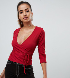 Красный топ в рубчик с запахом и поясом PrettyLittleThing - Красный
