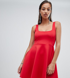 Красное приталенное платье с квадратным вырезом PrettyLittleThing - Красный