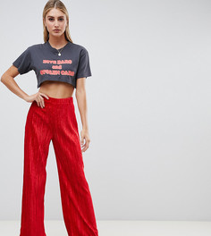 Красные бархатные брюки с широкими штанинами и плиссировкой PrettyLittleThing - Красный