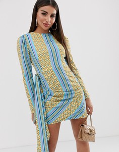 Синее платье мини с принтом цепочек и асимметричной оборкой John Zack - Мульти