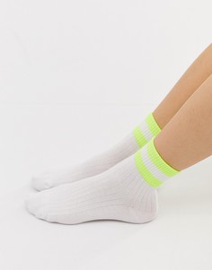 Белые спортивные носки с полосками Monki - Белый