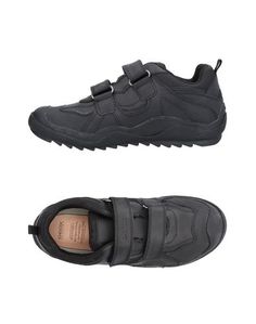 Низкие кеды и кроссовки Geox
