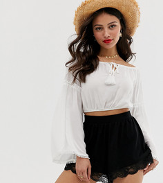 Шорты-кюлоты с кружевной отделкой ASOS DESIGN Petite - Черный