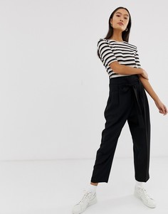 Суженные книзу черные строгие брюки с поясом ASOS DESIGN - Черный