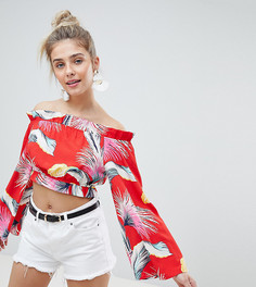 Топ с широким вырезом, тропическим принтом и расклешенными рукавами PrettyLittleThing - Красный