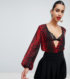 Шифоновое боди с анималистичным принтом PrettyLittleThing - Красный