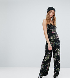 Комбинезон с бретельками и цветочным принтом New Look - Черный