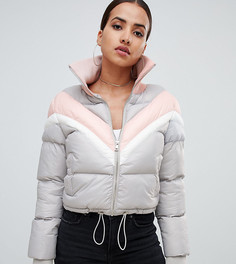 Серая дутая куртка в стиле колор блок PrettyLittleThing - Серый