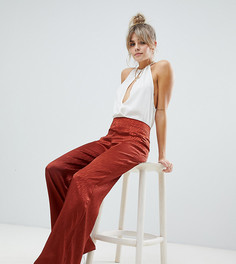 Брюки цвета ржавчины из фактурного атласа с широкими штанинами Boohoo - Оранжевый