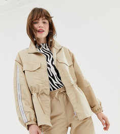 Oversize-куртка в стиле милитари с затягивающимся шнурком Monki - Бежевый